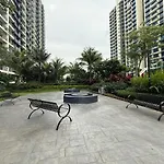 2R2B Central Park Laman Damai - 6 Pax