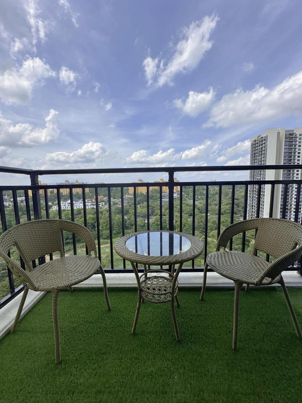 2r2b Central Park Laman Damai - 6 Pax Johor Bahru